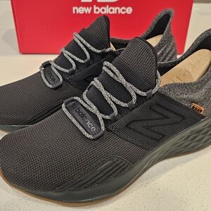 New Balance Fresh Foam Roav Black/Gum Mens Size 11
